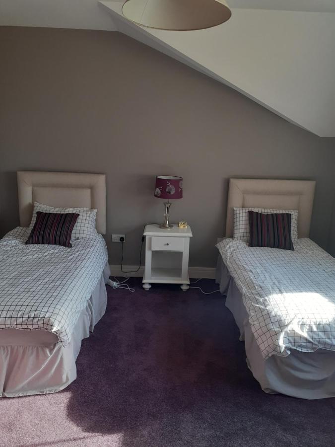 Single Or Twin Room In Lovely Country Residence Nobber Exterior photo