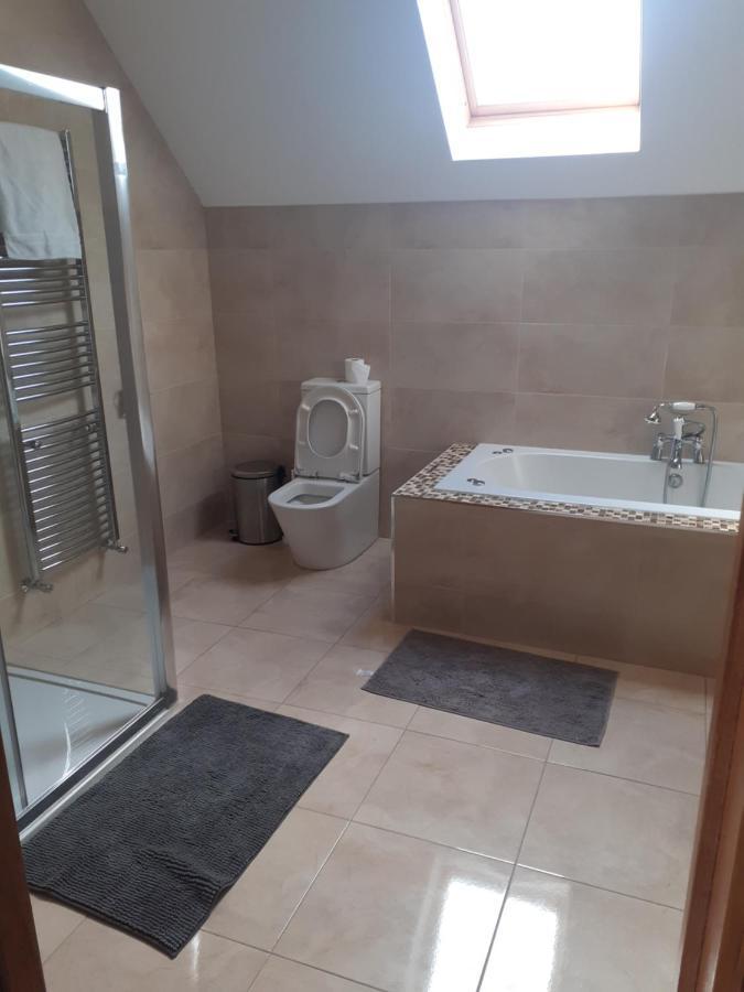 Single Or Twin Room In Lovely Country Residence Nobber Exterior photo