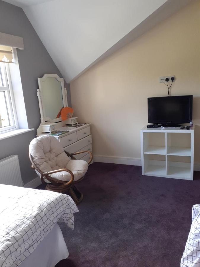 Single Or Twin Room In Lovely Country Residence Nobber Exterior photo