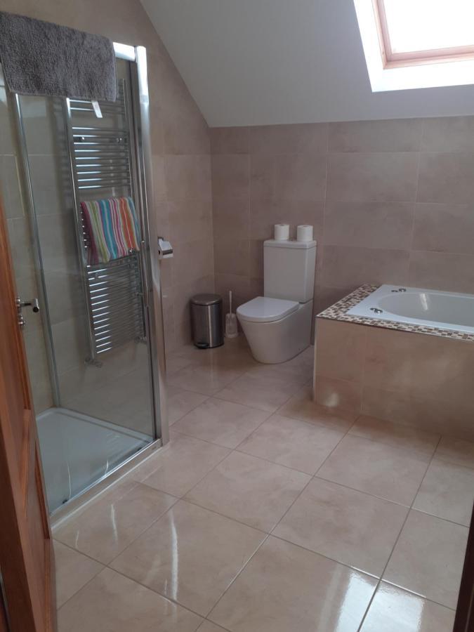 Single Or Twin Room In Lovely Country Residence Nobber Exterior photo